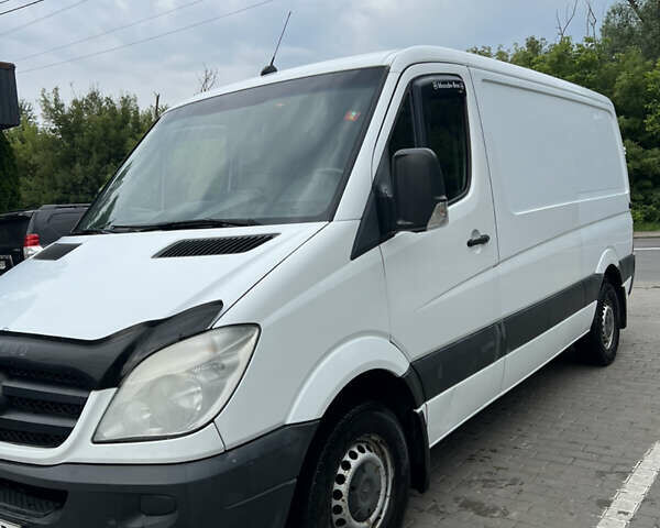 Белый Мерседес Sprinter, объемом двигателя 2.2 л и пробегом 282 тыс. км за 11800 $, фото 5 на Automoto.ua