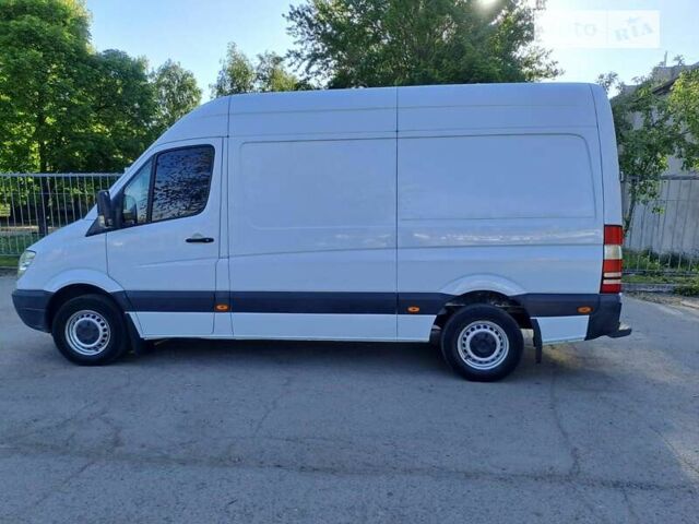 Белый Мерседес Sprinter, объемом двигателя 2.2 л и пробегом 302 тыс. км за 8700 $, фото 7 на Automoto.ua