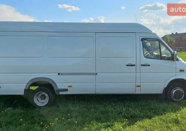 Белый Мерседес Sprinter, объемом двигателя 2.7 л и пробегом 385 тыс. км за 21500 $, фото 25 на Automoto.ua