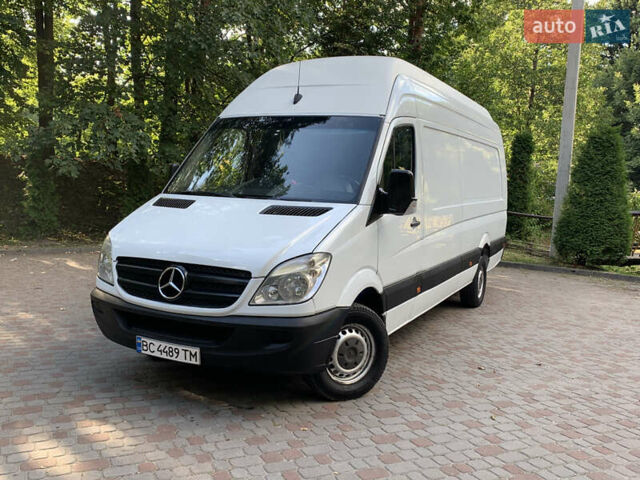 Белый Мерседес Sprinter, объемом двигателя 2.15 л и пробегом 620 тыс. км за 15999 $, фото 1 на Automoto.ua