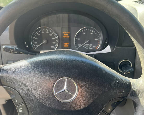 Белый Мерседес Sprinter, объемом двигателя 2.99 л и пробегом 670 тыс. км за 10000 $, фото 9 на Automoto.ua