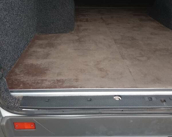 Білий Мерседес Sprinter, об'ємом двигуна 2.69 л та пробігом 182 тис. км за 23993 $, фото 23 на Automoto.ua