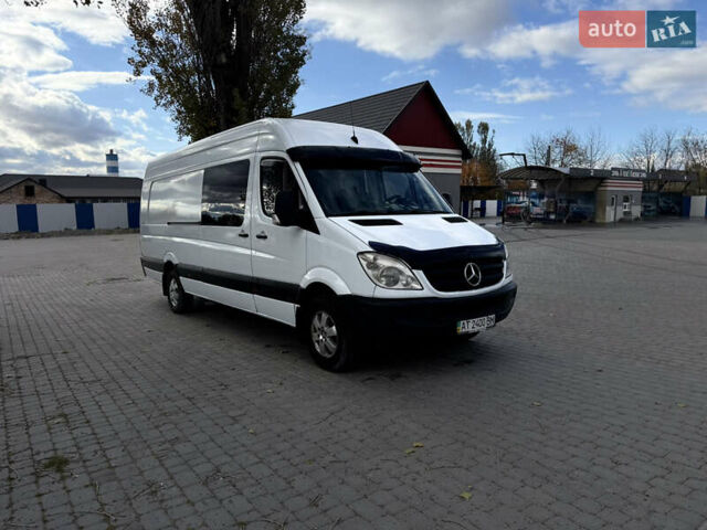 Белый Мерседес Sprinter, объемом двигателя 2.99 л и пробегом 333 тыс. км за 16900 $, фото 1 на Automoto.ua