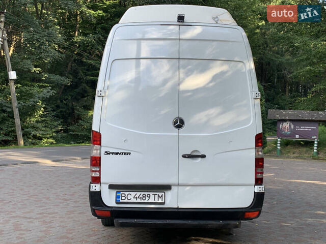 Белый Мерседес Sprinter, объемом двигателя 2.15 л и пробегом 620 тыс. км за 15999 $, фото 13 на Automoto.ua