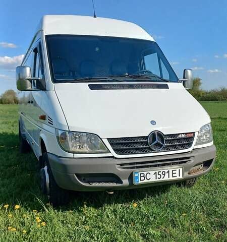 Белый Мерседес Sprinter, объемом двигателя 2.7 л и пробегом 385 тыс. км за 21500 $, фото 9 на Automoto.ua