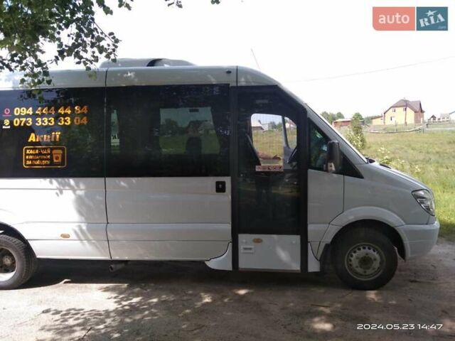 Белый Мерседес Sprinter, объемом двигателя 2.99 л и пробегом 124 тыс. км за 34800 $, фото 5 на Automoto.ua