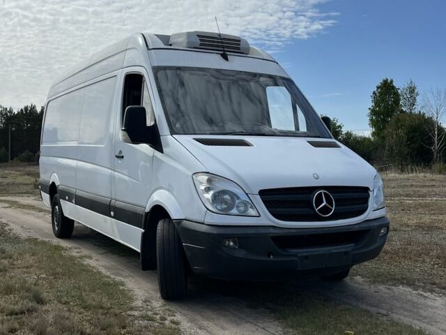 Белый Мерседес Sprinter, объемом двигателя 2.2 л и пробегом 350 тыс. км за 4600 $, фото 3 на Automoto.ua