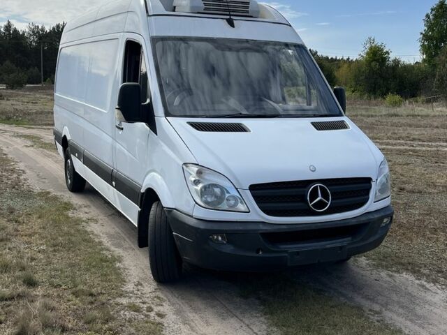 Белый Мерседес Sprinter, объемом двигателя 2.2 л и пробегом 350 тыс. км за 4600 $, фото 4 на Automoto.ua