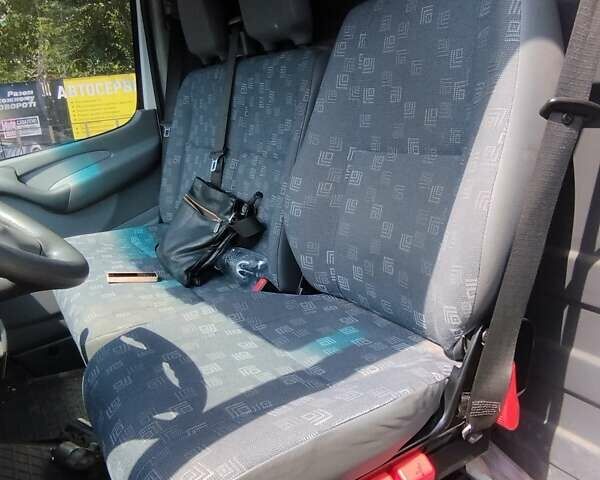 Белый Мерседес Sprinter, объемом двигателя 2.7 л и пробегом 350 тыс. км за 18100 $, фото 27 на Automoto.ua