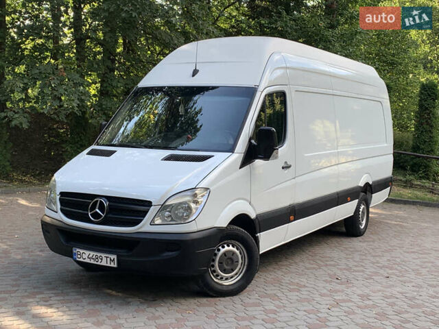 Белый Мерседес Sprinter, объемом двигателя 2.15 л и пробегом 620 тыс. км за 15999 $, фото 2 на Automoto.ua