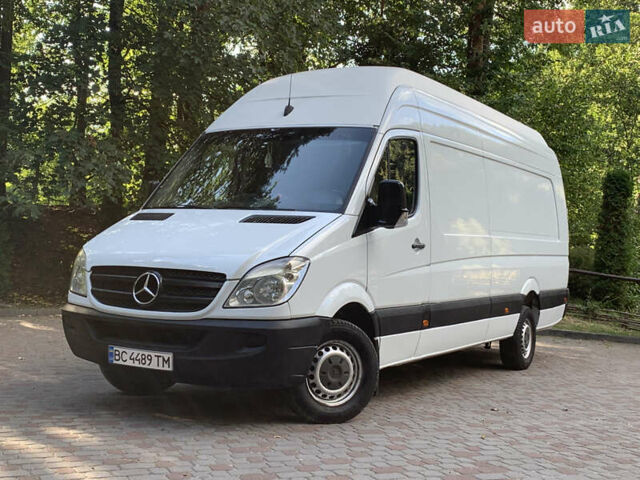 Белый Мерседес Sprinter, объемом двигателя 2.15 л и пробегом 620 тыс. км за 15999 $, фото 3 на Automoto.ua