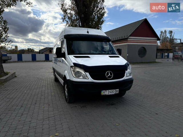 Белый Мерседес Sprinter, объемом двигателя 2.99 л и пробегом 333 тыс. км за 16900 $, фото 2 на Automoto.ua