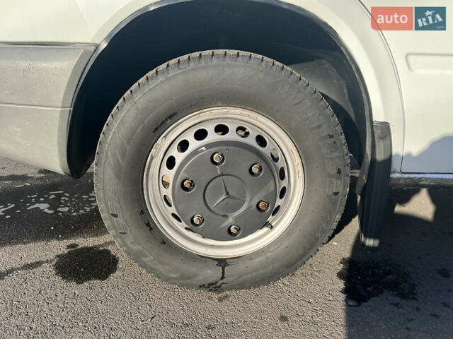Белый Мерседес Sprinter, объемом двигателя 2.7 л и пробегом 407 тыс. км за 21555 $, фото 16 на Automoto.ua