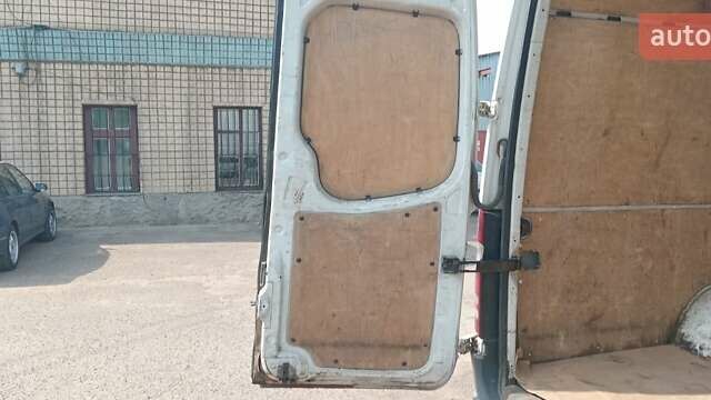 Белый Мерседес Sprinter, объемом двигателя 2.15 л и пробегом 475 тыс. км за 10500 $, фото 11 на Automoto.ua
