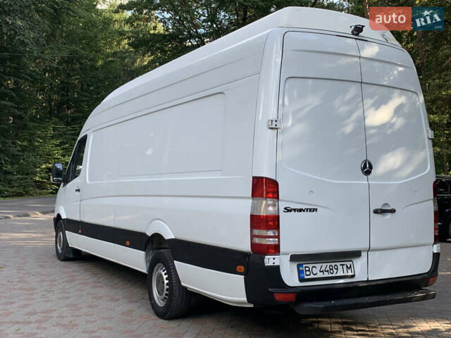 Белый Мерседес Sprinter, объемом двигателя 2.15 л и пробегом 620 тыс. км за 15999 $, фото 12 на Automoto.ua