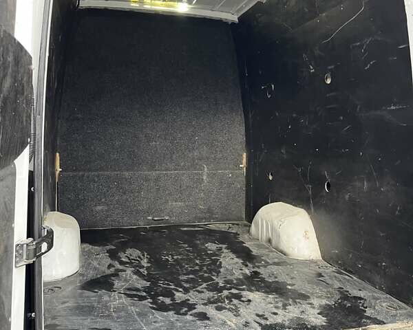 Белый Мерседес Sprinter, объемом двигателя 3 л и пробегом 800 тыс. км за 13800 $, фото 7 на Automoto.ua
