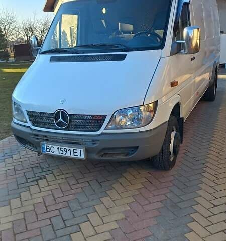 Белый Мерседес Sprinter, объемом двигателя 2.7 л и пробегом 385 тыс. км за 19800 $, фото 5 на Automoto.ua