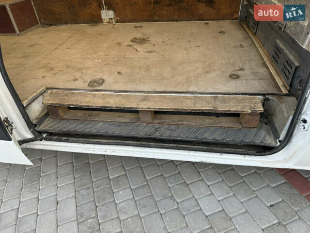 Белый Мерседес Sprinter, объемом двигателя 2.99 л и пробегом 564 тыс. км за 17500 $, фото 10 на Automoto.ua