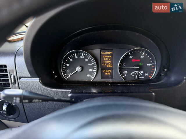 Белый Мерседес Sprinter, объемом двигателя 2.99 л и пробегом 333 тыс. км за 16900 $, фото 18 на Automoto.ua