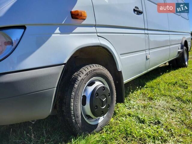 Белый Мерседес Sprinter, объемом двигателя 2.7 л и пробегом 188 тыс. км за 17112 $, фото 2 на Automoto.ua