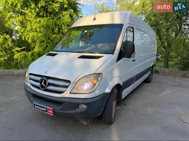 Белый Мерседес Sprinter, объемом двигателя 3 л и пробегом 600 тыс. км за 11500 $, фото 2 на Automoto.ua