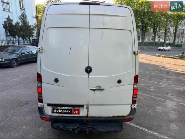 Белый Мерседес Sprinter, объемом двигателя 3 л и пробегом 600 тыс. км за 11500 $, фото 6 на Automoto.ua