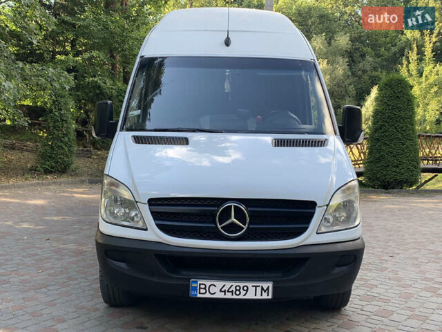 Белый Мерседес Sprinter, объемом двигателя 2.15 л и пробегом 620 тыс. км за 15999 $, фото 11 на Automoto.ua