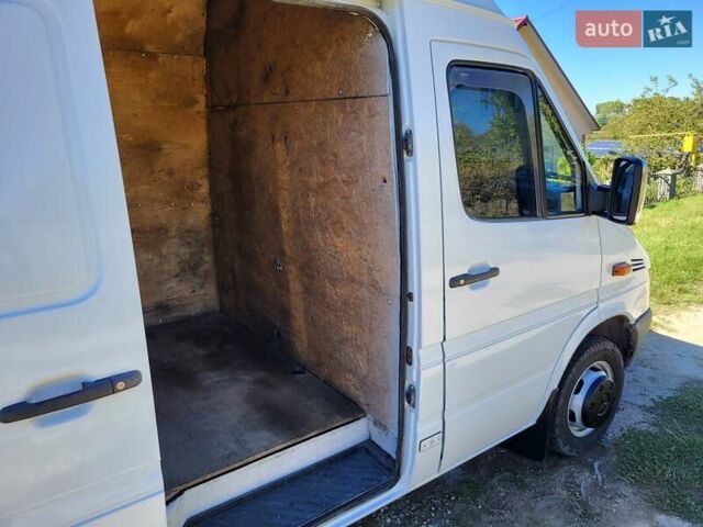 Белый Мерседес Sprinter, объемом двигателя 2.7 л и пробегом 188 тыс. км за 17112 $, фото 26 на Automoto.ua