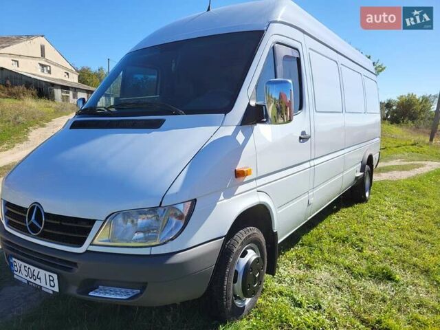 Белый Мерседес Sprinter, объемом двигателя 2.7 л и пробегом 188 тыс. км за 17112 $, фото 1 на Automoto.ua