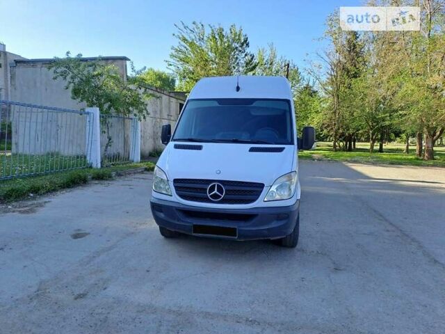 Белый Мерседес Sprinter, объемом двигателя 2.2 л и пробегом 302 тыс. км за 8700 $, фото 21 на Automoto.ua