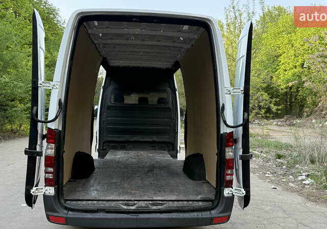 Белый Мерседес Sprinter, объемом двигателя 2.2 л и пробегом 300 тыс. км за 10900 $, фото 12 на Automoto.ua