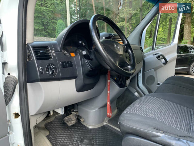 Белый Мерседес Sprinter, объемом двигателя 2.15 л и пробегом 620 тыс. км за 15999 $, фото 23 на Automoto.ua