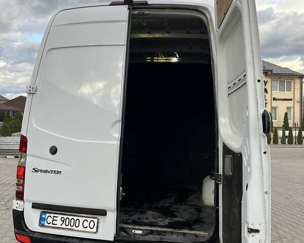 Белый Мерседес Sprinter, объемом двигателя 3 л и пробегом 800 тыс. км за 13800 $, фото 6 на Automoto.ua
