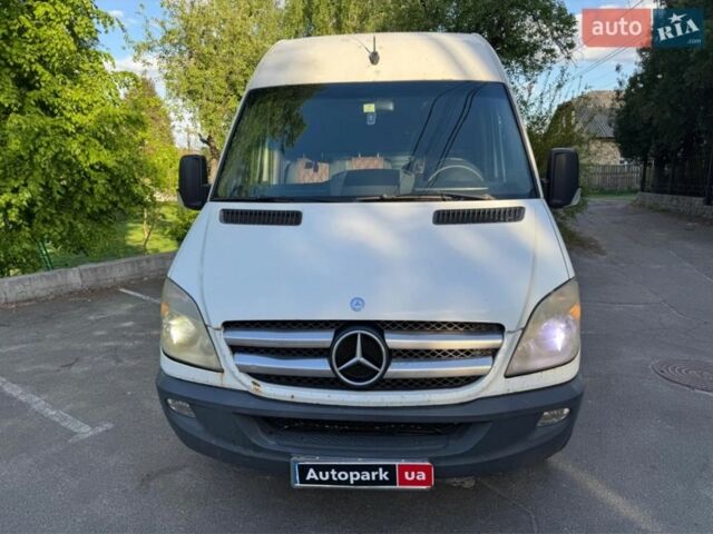 Белый Мерседес Sprinter, объемом двигателя 3 л и пробегом 600 тыс. км за 11500 $, фото 1 на Automoto.ua
