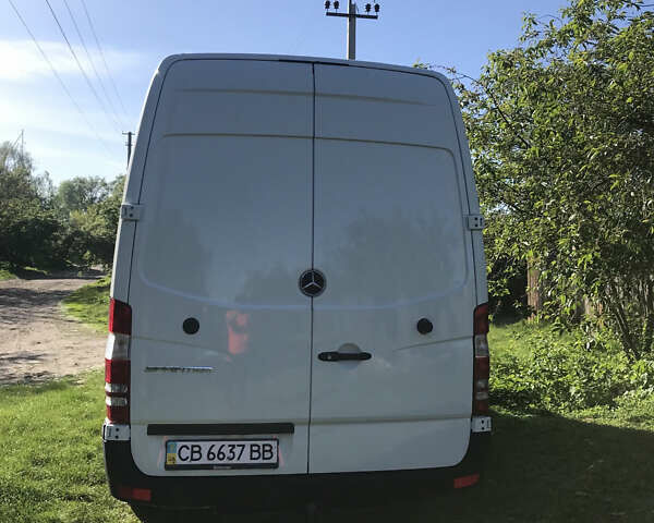 Белый Мерседес Sprinter, объемом двигателя 2.99 л и пробегом 581 тыс. км за 15000 $, фото 4 на Automoto.ua