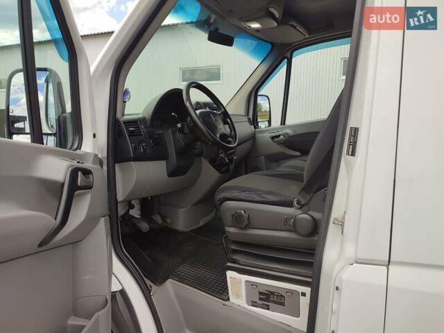 Белый Мерседес Sprinter, объемом двигателя 3 л и пробегом 560 тыс. км за 14300 $, фото 11 на Automoto.ua