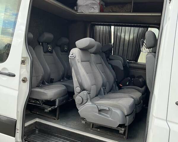 Белый Мерседес Sprinter, объемом двигателя 3 л и пробегом 800 тыс. км за 13800 $, фото 5 на Automoto.ua
