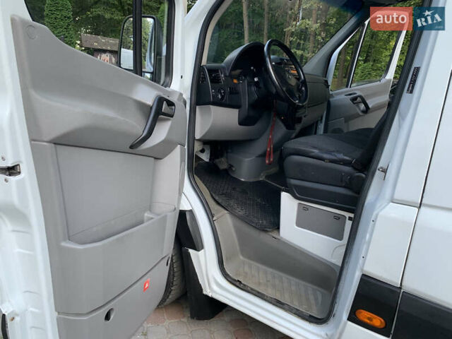 Белый Мерседес Sprinter, объемом двигателя 2.15 л и пробегом 620 тыс. км за 15999 $, фото 22 на Automoto.ua