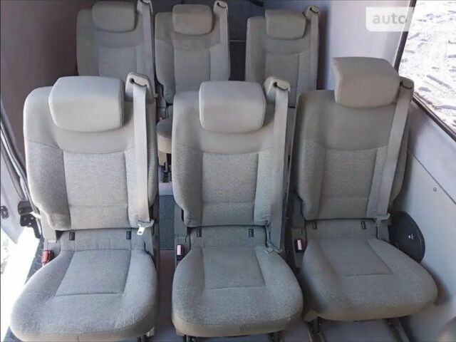 Белый Мерседес Sprinter, объемом двигателя 3 л и пробегом 600 тыс. км за 17500 $, фото 4 на Automoto.ua