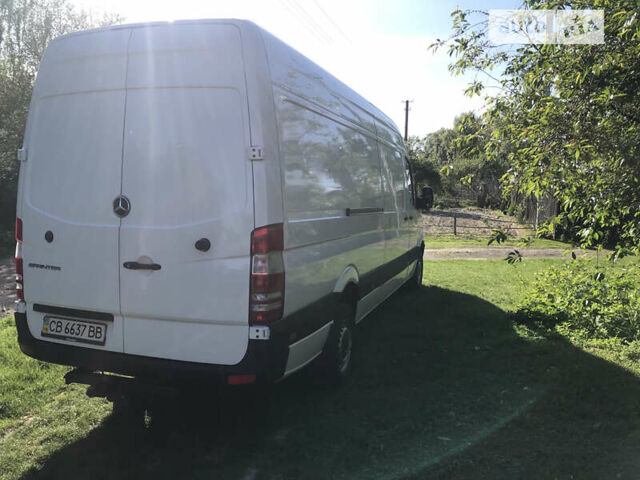 Белый Мерседес Sprinter, объемом двигателя 2.99 л и пробегом 581 тыс. км за 15000 $, фото 5 на Automoto.ua