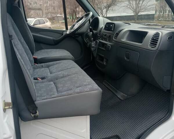 Білий Мерседес Sprinter, об'ємом двигуна 2.69 л та пробігом 182 тис. км за 23993 $, фото 10 на Automoto.ua