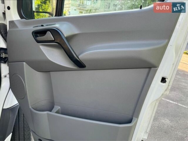 Белый Мерседес Sprinter, объемом двигателя 3 л и пробегом 600 тыс. км за 11500 $, фото 14 на Automoto.ua