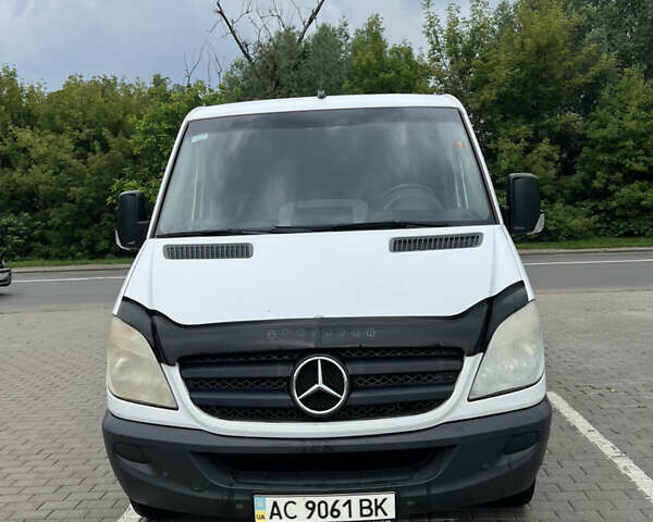 Белый Мерседес Sprinter, объемом двигателя 2.2 л и пробегом 282 тыс. км за 11800 $, фото 6 на Automoto.ua