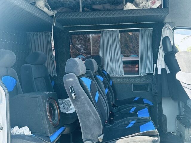 Белый Мерседес Sprinter, объемом двигателя 2.1 л и пробегом 800 тыс. км за 11500 $, фото 2 на Automoto.ua