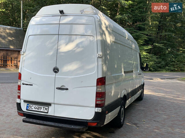 Белый Мерседес Sprinter, объемом двигателя 2.15 л и пробегом 620 тыс. км за 15999 $, фото 14 на Automoto.ua