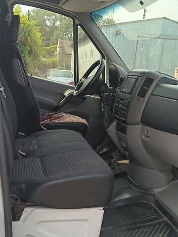 Белый Мерседес Sprinter, объемом двигателя 2.15 л и пробегом 475 тыс. км за 10500 $, фото 9 на Automoto.ua