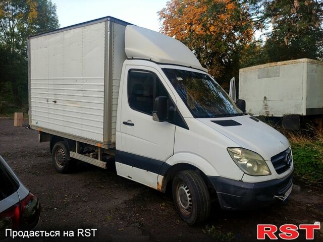 Белый Мерседес Sprinter, объемом двигателя 2.1 л и пробегом 470 тыс. км за 6500 $, фото 4 на Automoto.ua