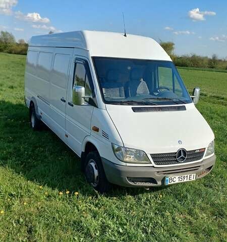 Белый Мерседес Sprinter, объемом двигателя 2.7 л и пробегом 385 тыс. км за 21500 $, фото 5 на Automoto.ua