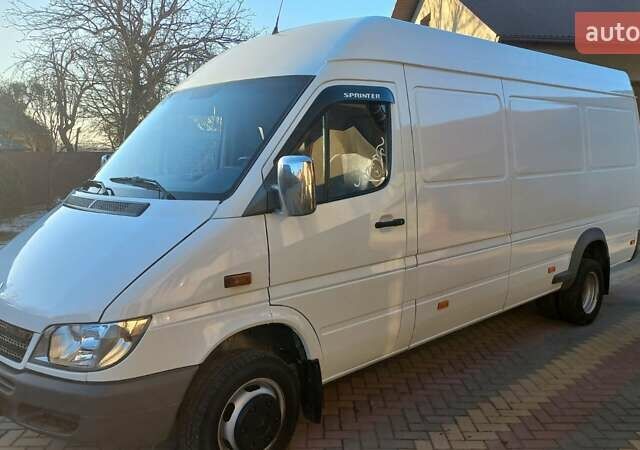 Белый Мерседес Sprinter, объемом двигателя 2.7 л и пробегом 385 тыс. км за 19800 $, фото 2 на Automoto.ua