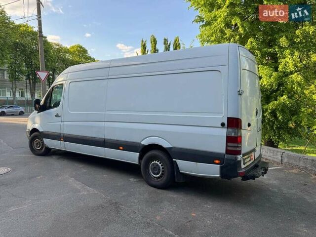 Белый Мерседес Sprinter, объемом двигателя 3 л и пробегом 577 тыс. км за 11390 $, фото 6 на Automoto.ua